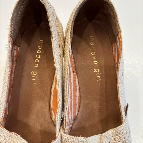 Madden Girl Cream Crochet Wedge Shoes size 8 - Picture 6 of 12